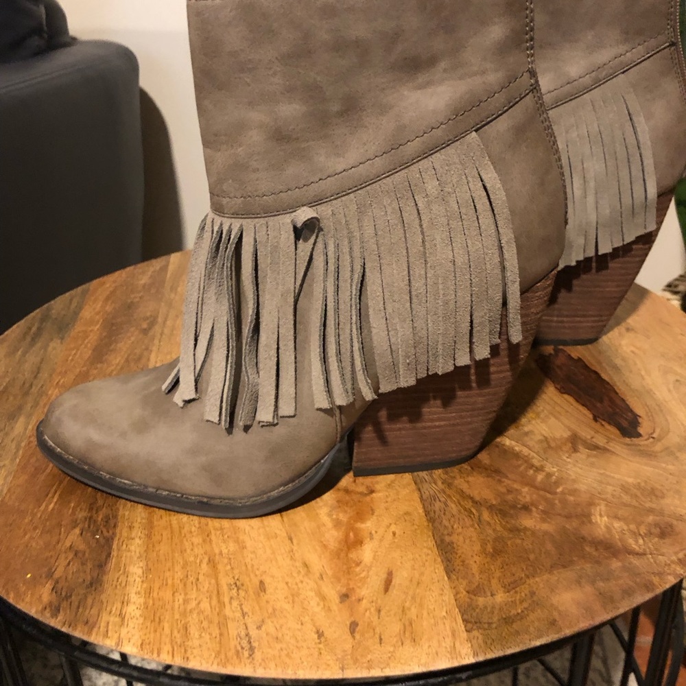 Tasseled booties